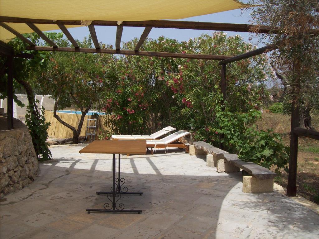 Hostal Trullo Contrada Stracca Alliste Exterior foto